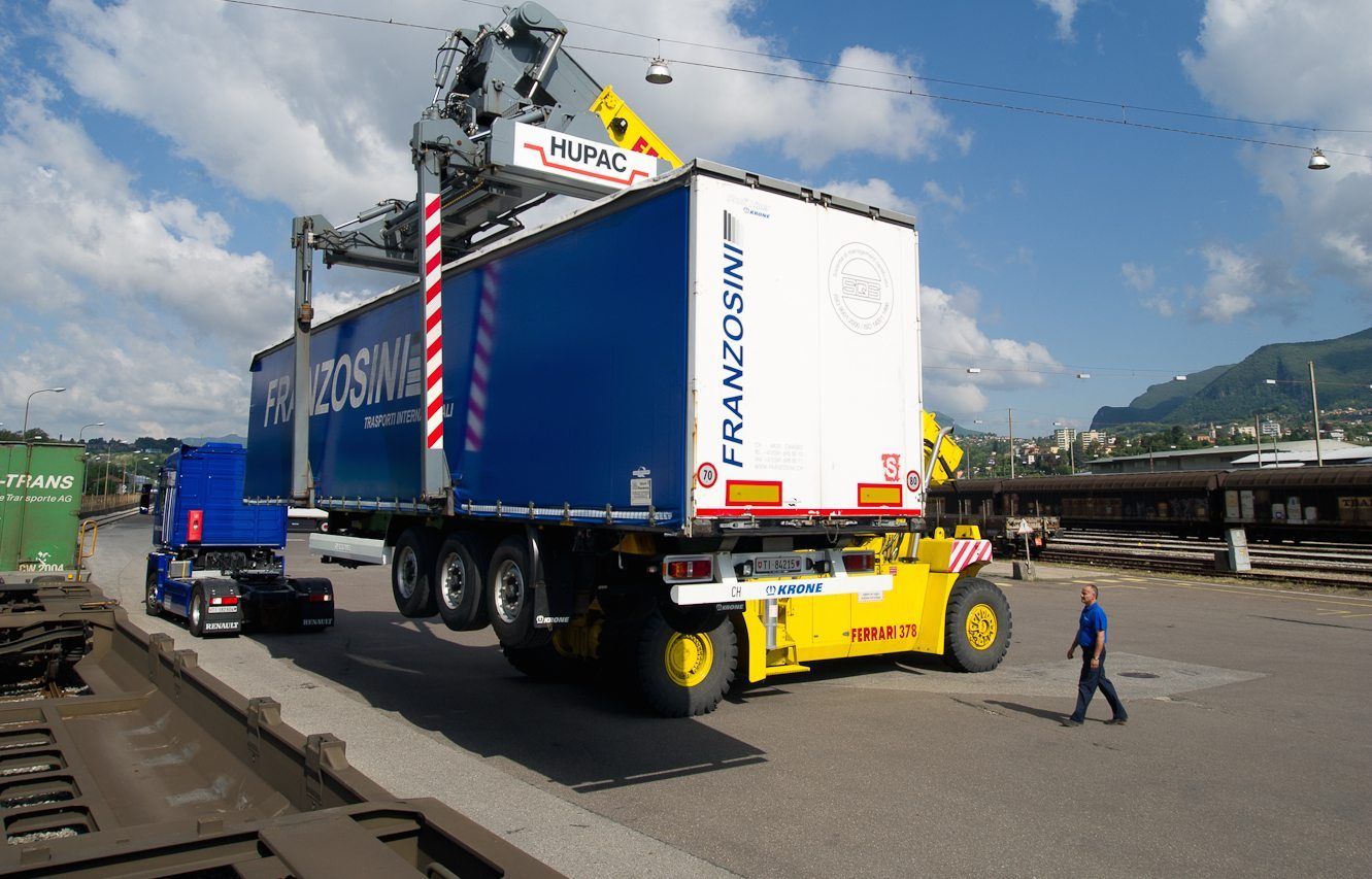 CARICO COMPLETO Trasporto a carico completo Franzosini SA